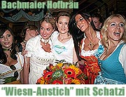 Bachmaier-Hofbräu -  “Wies`n Anstich“ mit Schatzi Dirndl Modenschau am 12. September 2006 (Foto: Martin Schmitz)